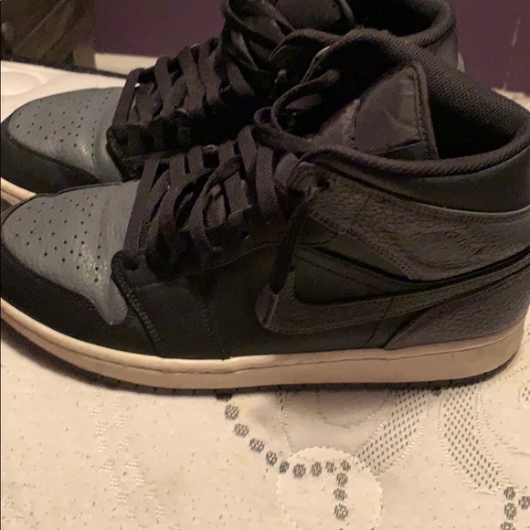 jordan 1 retro mid black dark grey